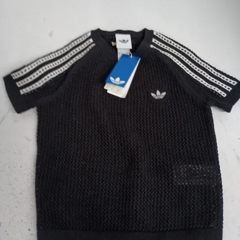 ADIDAS CROCHET TEE IN BLACK - XS 4-6