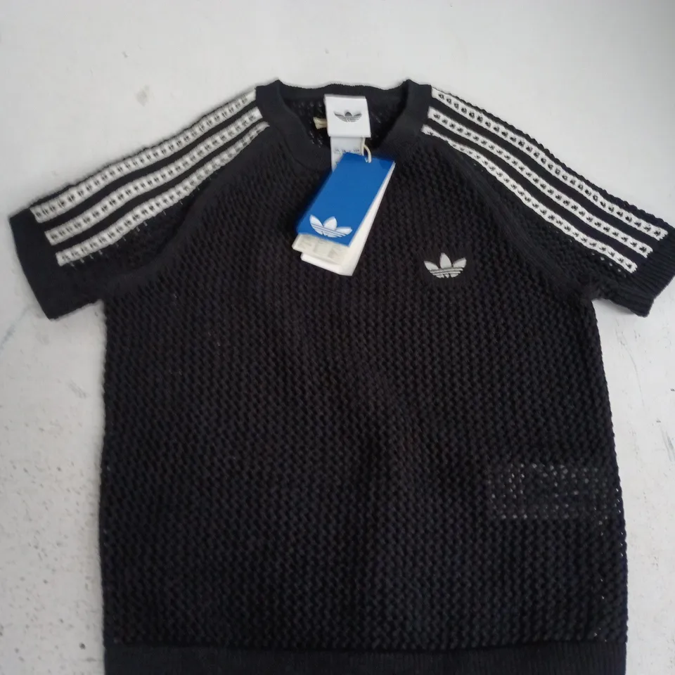 ADIDAS CROCHET TEE IN BLACK - XS 4-6