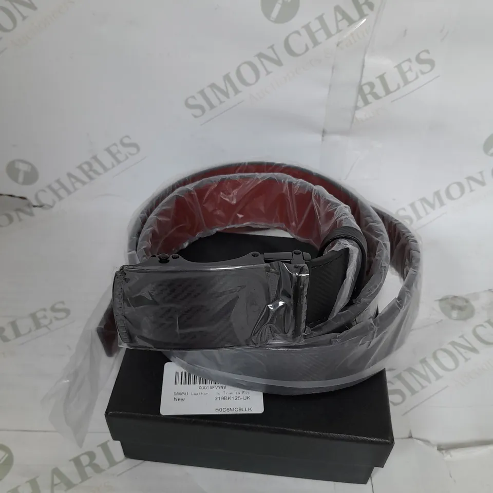 DOOPAI LEATHER IN BLACK AND RED 42"