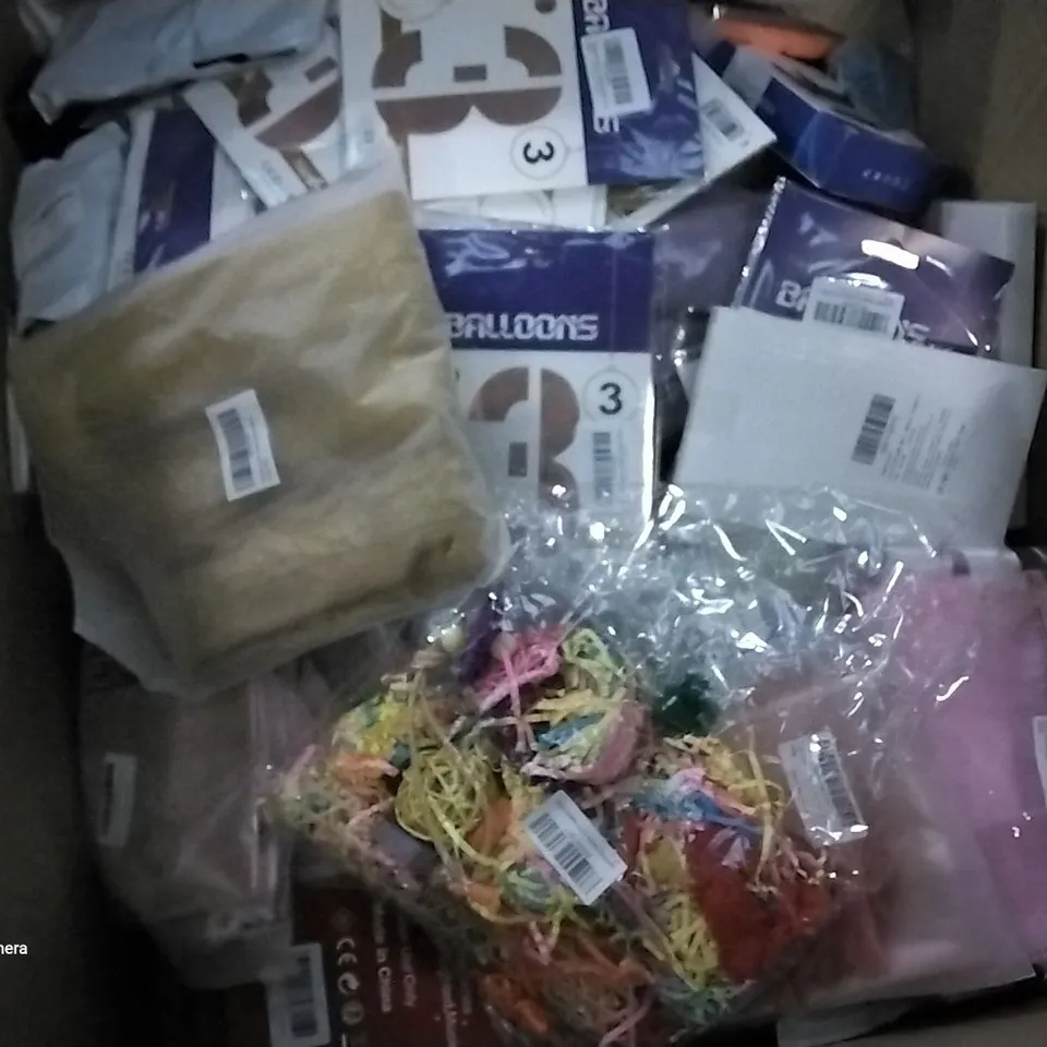 PALLET OF ASSORTED ITEMS TO INCLUDE 2022 TRACTORS CALENDAR, ENVIROMENTAL CLEANING BALL, 2PCS DESK WIRE ORGANISER, BATH SEALANT STRIP, DEZENE CUSHION COVER, NUMBER 3 BALLONS