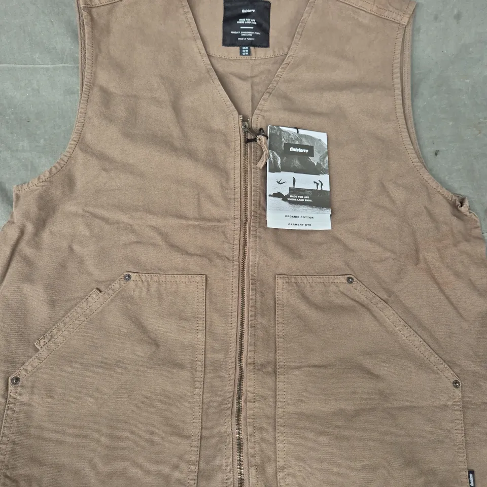 FINISTERRE BASSET VEST IN BROWN SIZE M