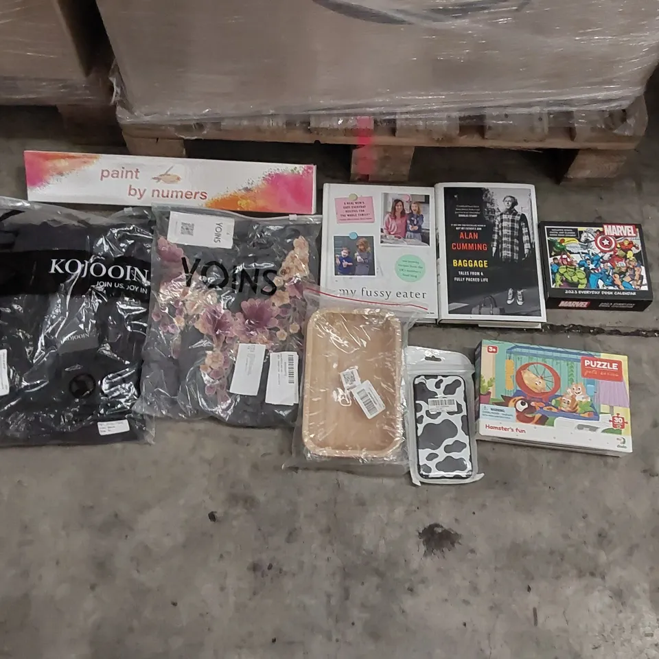 PALLET OF ASSORTED ITEMS INCLUDING: WOMEN'S CLOTHING, PHONE CASE, BOOKS, WOODEN SALAD BOWL, PUZZLE, MARVEL 2023 CALANDER, PAINTING KIT
