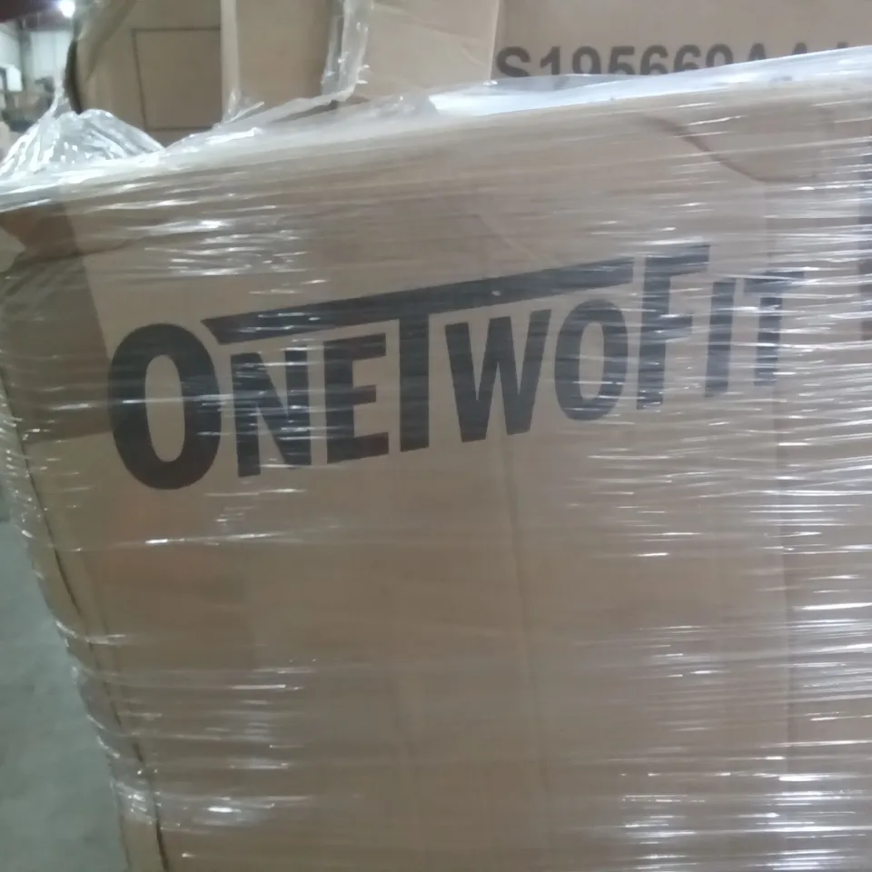 PALLET OF ASSORTED ITEMS INCLUDING ELLIPTICAL CROSS MACHINES, ROWING MACHINE, WHITE FLUORESCENT TUBE