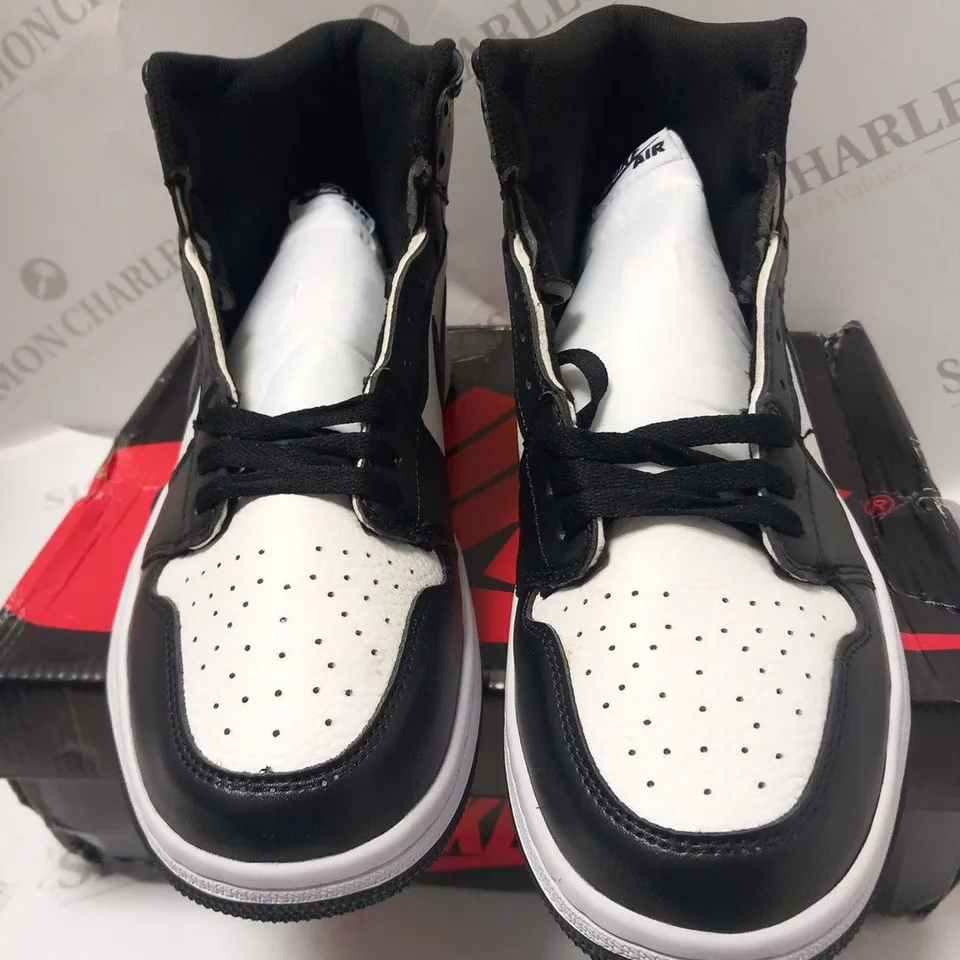 BOXED NKE AIR JORDAN 1 RETRO HIGH OG SIZE 10