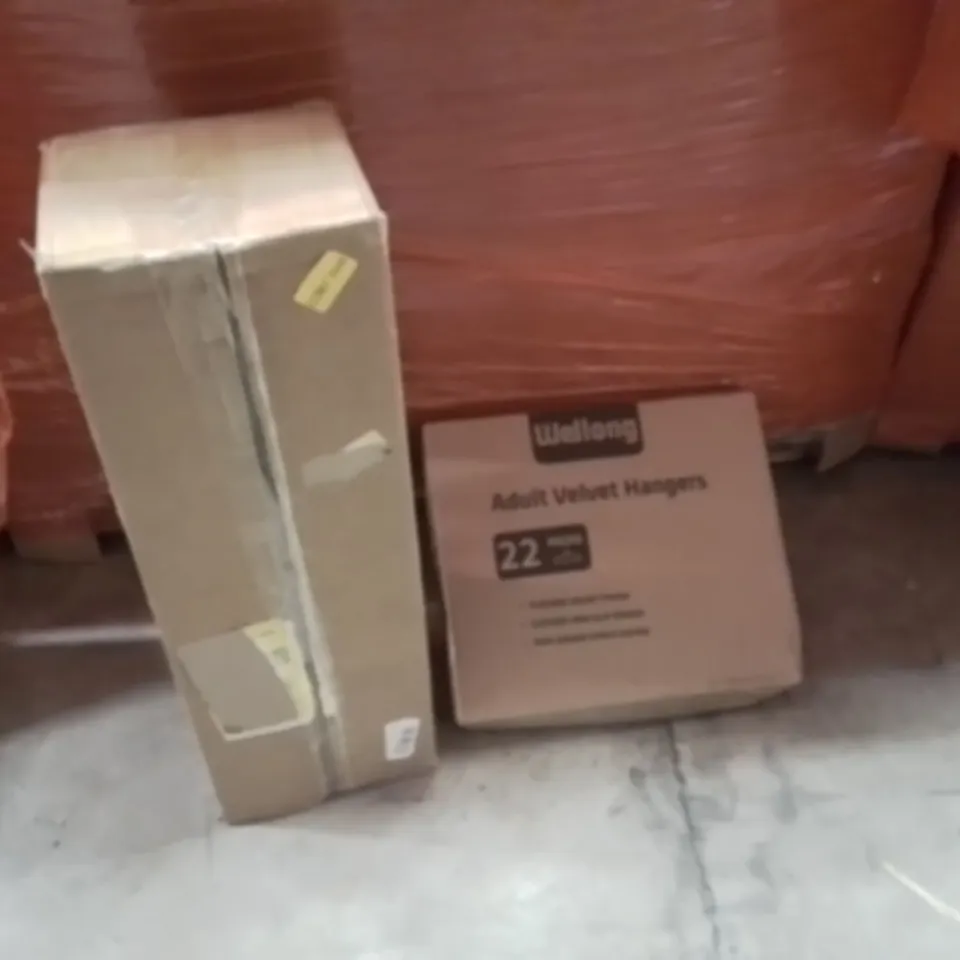 PALLET OF ASSORTED HOUSEHOLD GOODS AND PRODUCTS TO INCLUDE;COAT HANGERS,PLAYPEN