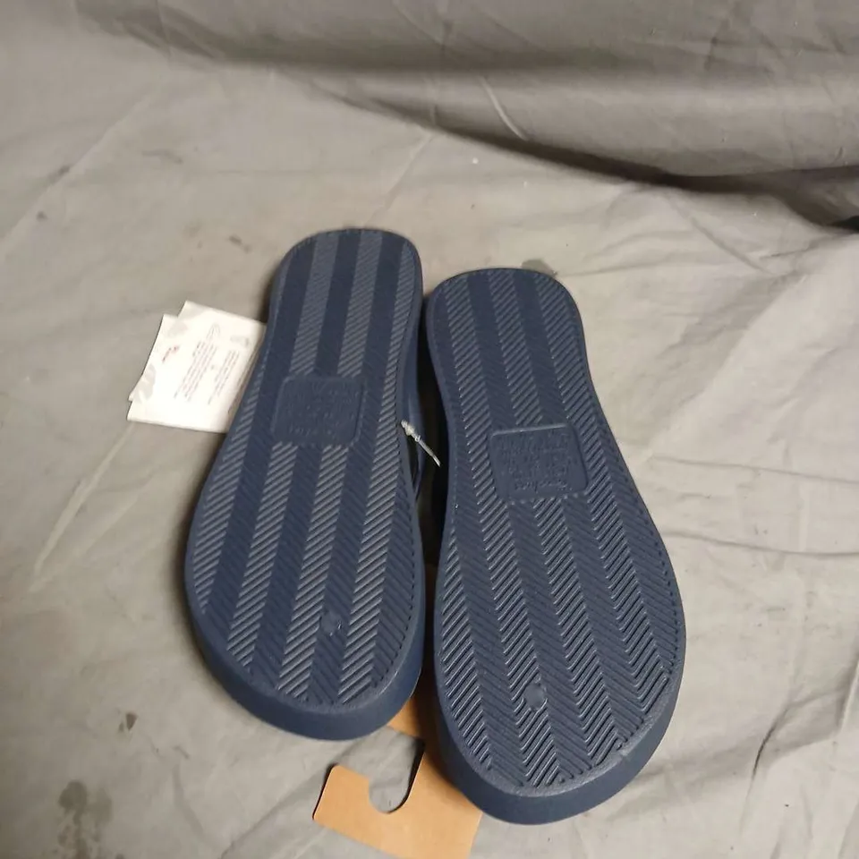 ARCHIES ARCH SUPPORT NAVY BLUE FLIP-FLOPS WITH TAGS ATTACHED - SIZE UK9-9.5