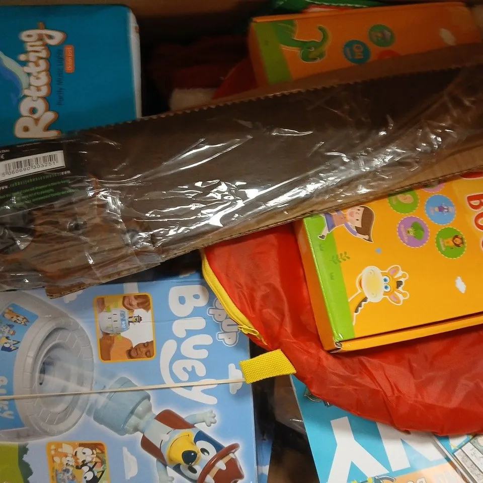 BOX OF APPROXIMATELY 20 ASSORTED TOYS AND GAMES TO INCLUDE STAMP MARKERS, ETC - COLLECTION ONLY