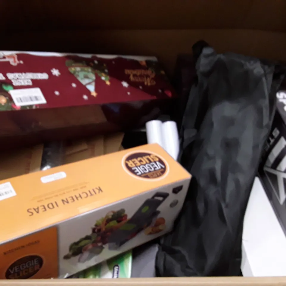 PALLET TO CONTAIN AN ASSORTMENT OF HOUSEHOLD ITEMS TO INCLUDE WATER BOTTLES, KIDS TOYS NOTE BOOKS AND KITCHEN SLIDERS ECT