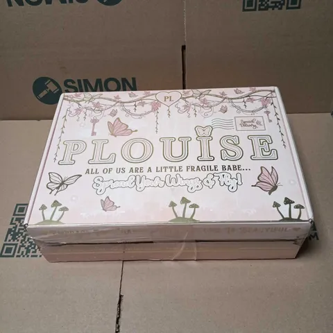 PLOUISE 4 ITEM GIFT SET TO INCLUDE ON THE PULL PALETTE, BATH SOAK