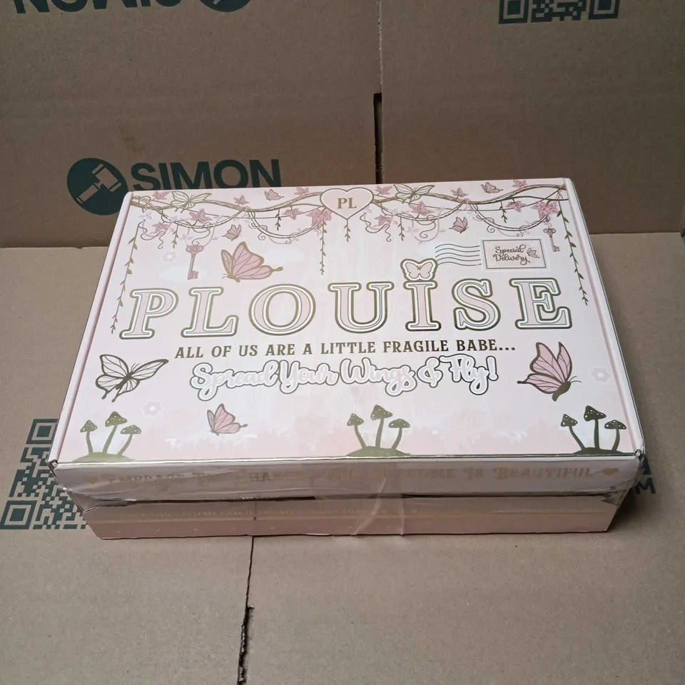 PLOUISE 4 ITEM GIFT SET TO INCLUDE ON THE PULL PALETTE, BATH SOAK