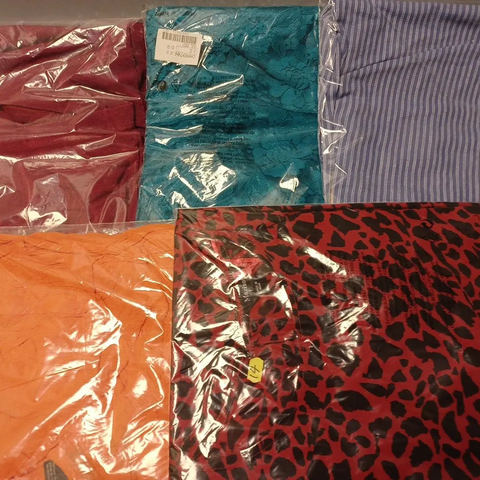 LOT OF APPROXIMATELY 18 ASSORTED BRAND NEW CLOTHING ITEMS IN VARIOUS SIZES