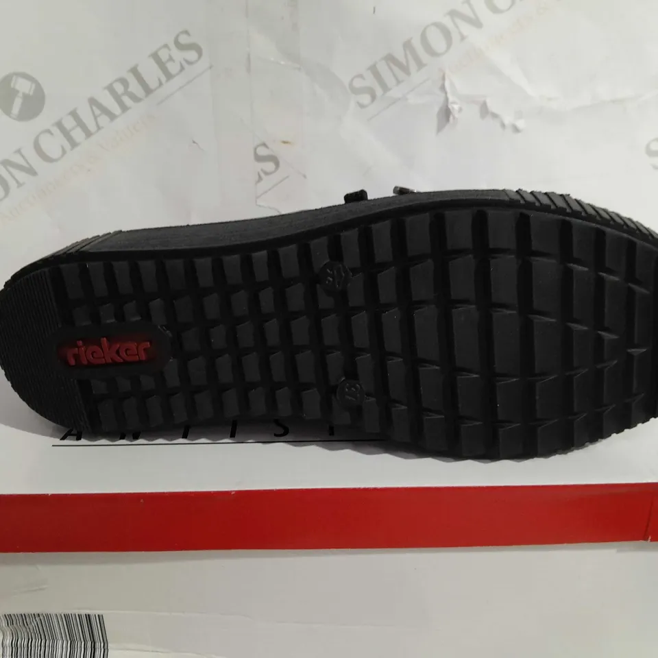 BOXED PAIR OF RIEKER TRAINERS WITH ZIP IN BLACK UK SIZE 4