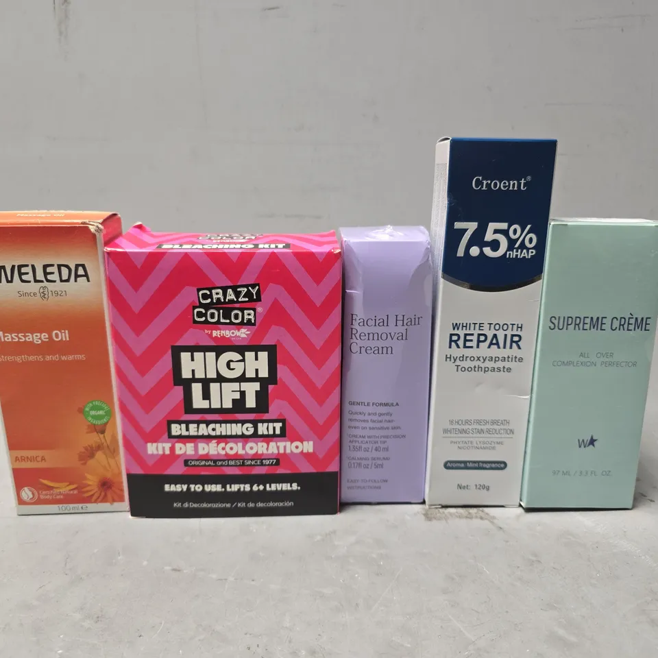 APPROXIMATELY 15 ASSORTED HEALTH & BEAUTY ITEMS TO INCLUDE - WELEDA MASSAGE OIL , CRAZY COLOR HIGH LIFT , SUPREME CRÈME ETC