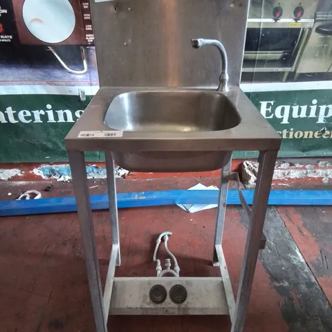 STAINLESS STEEL PEDAL OPERATED HAND WASH SINK