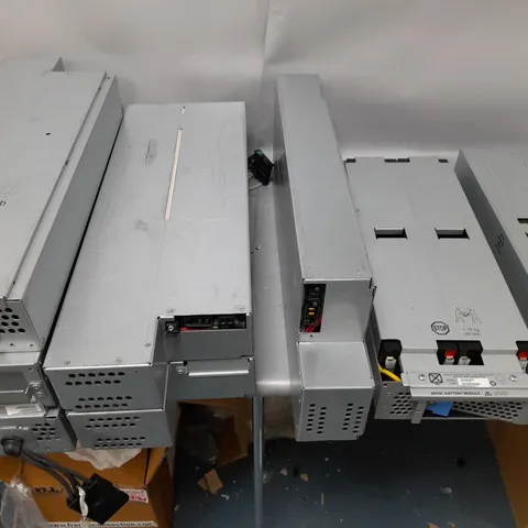 LOT OF 8 BATTERY MODULES - 2 MODELS / COLLECTION ONLY