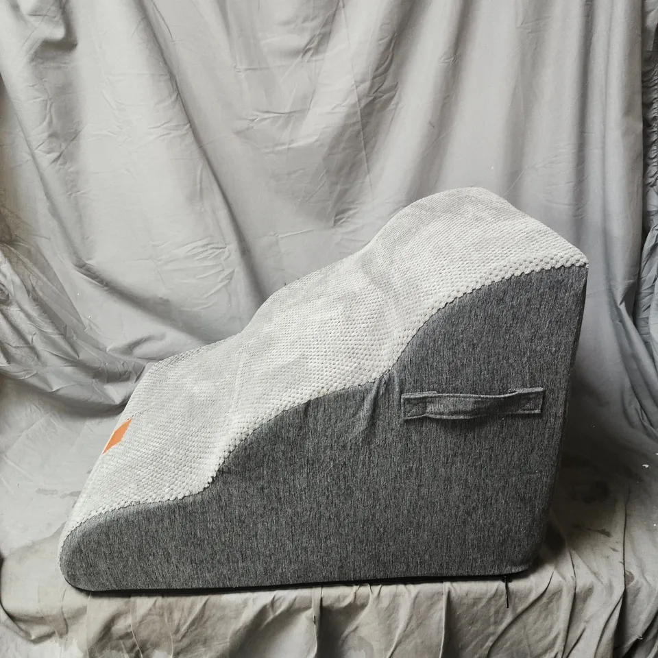 TRHILLSBRAD PET STAIRS FOR CATS, FOAM STEPS WITH REMOVABLE COVER