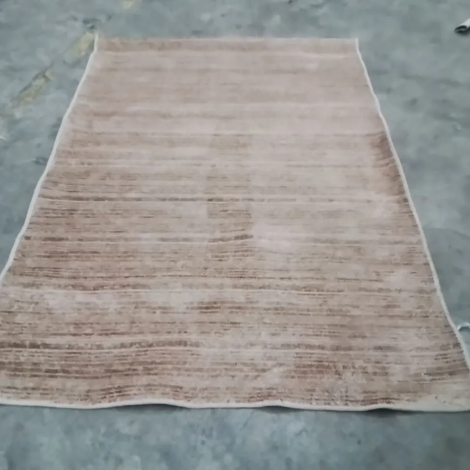 QUALITY DESIGNER AREA RUG - APPROXIMATELY 170X110CM