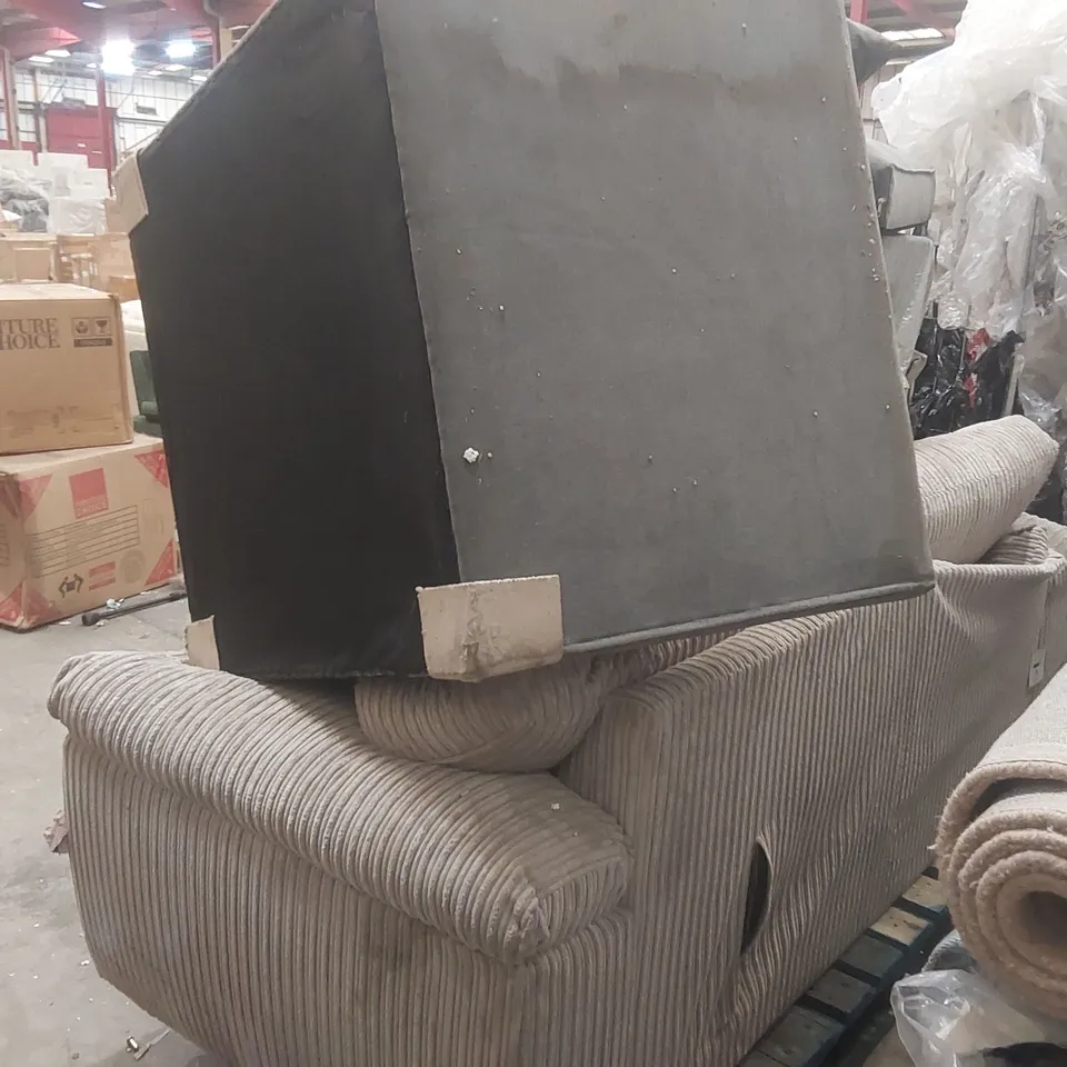 PALLET CONTAINING A LARGE QUANTITY OF ASSORTED SOFA PARTS ECT