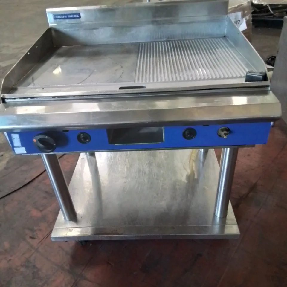 BLUESEAL COMMERCIAL GAS GRIDDLE/HALF RIBBED