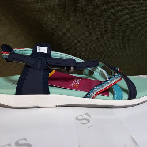 REGATTA LADY SANTA ROMA SANDALS SIZE 4