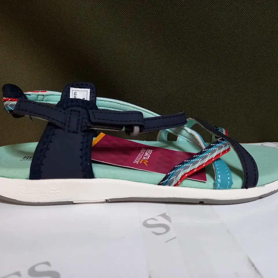 REGATTA LADY SANTA ROMA SANDALS SIZE 4