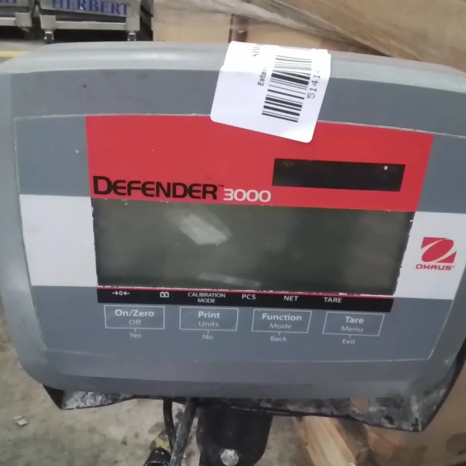 COMMERCIAL FLOOR SCALE WITH DEFENDER 3000 DISPLAY