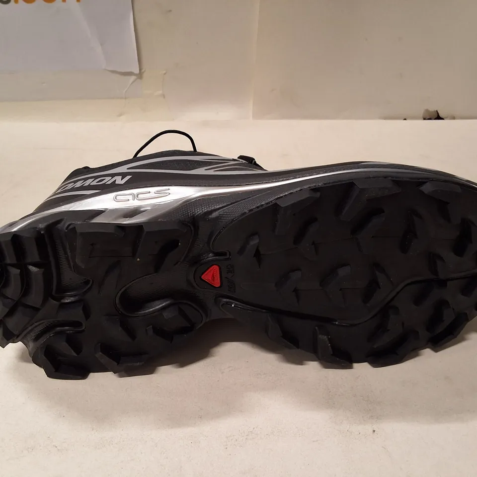 SALOMON XT-6 GTX SHOES – BLACK/BLACK/SILVER, UK 6