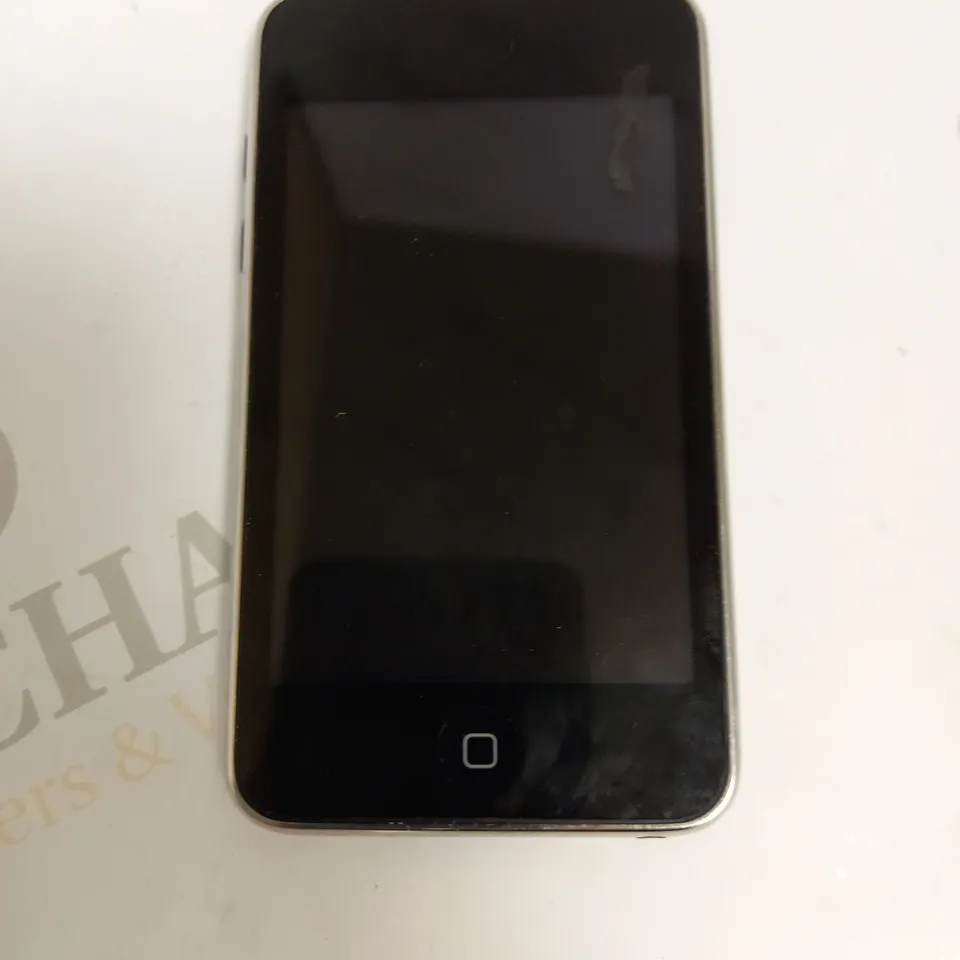 APPLE IPOD TOUCH 32GB (A1318, 3RD GEN)