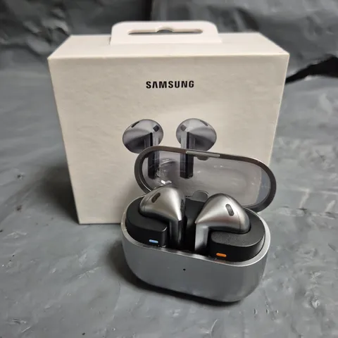 SAMSUNG GALAXY BUDS3 TRUE WIRELESS IN-EAR EARBUDS - SILVER