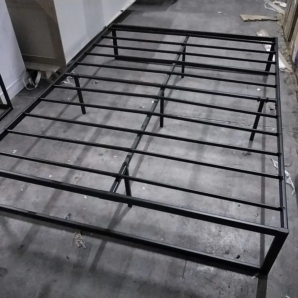 DESOTO TOOL-FREE QUICK LOCK METAL BED FRAME - KINGSIZE