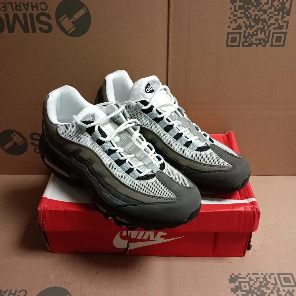 BOXED PAIR OF NIKE AIR MAX 95 TRAINERS - 9