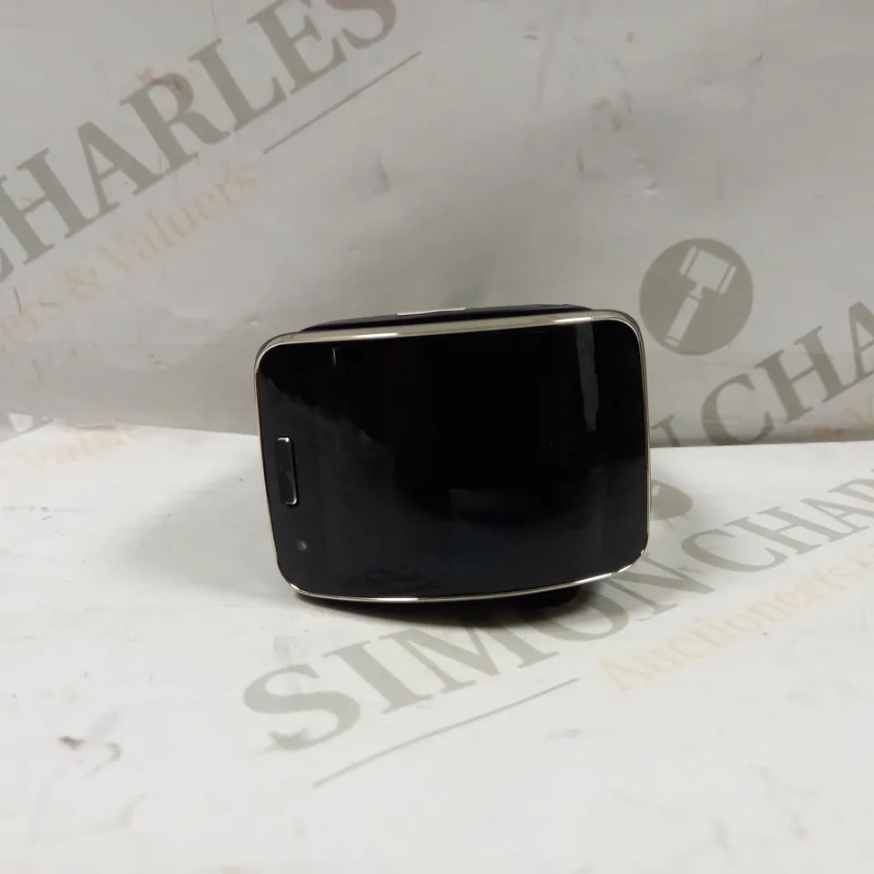 SAMSUNG GEAR S IN BLACK