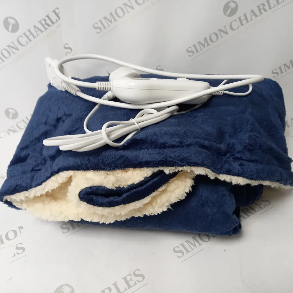 BOXED SUPER POLAR FLEECE HEATED WRAP IN NAVY