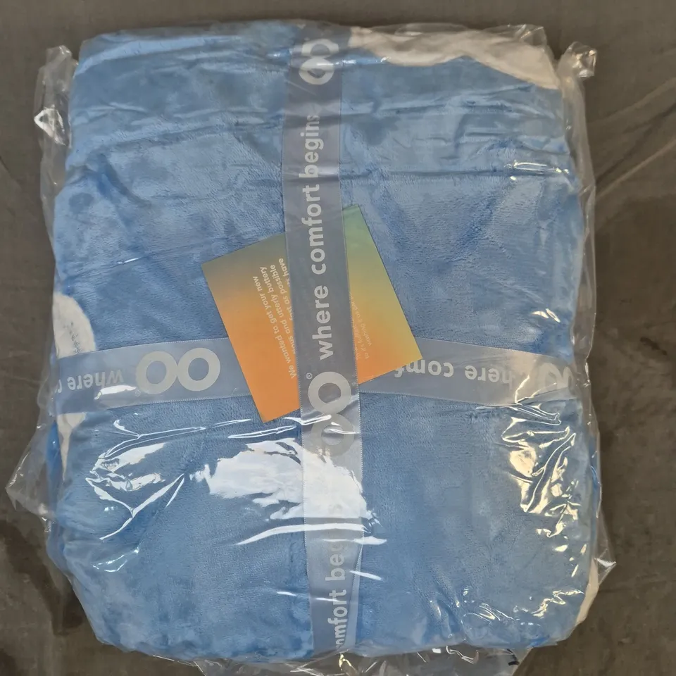 SEALED OODIE OVERSIZED HOODED BLANKET - CLOUD