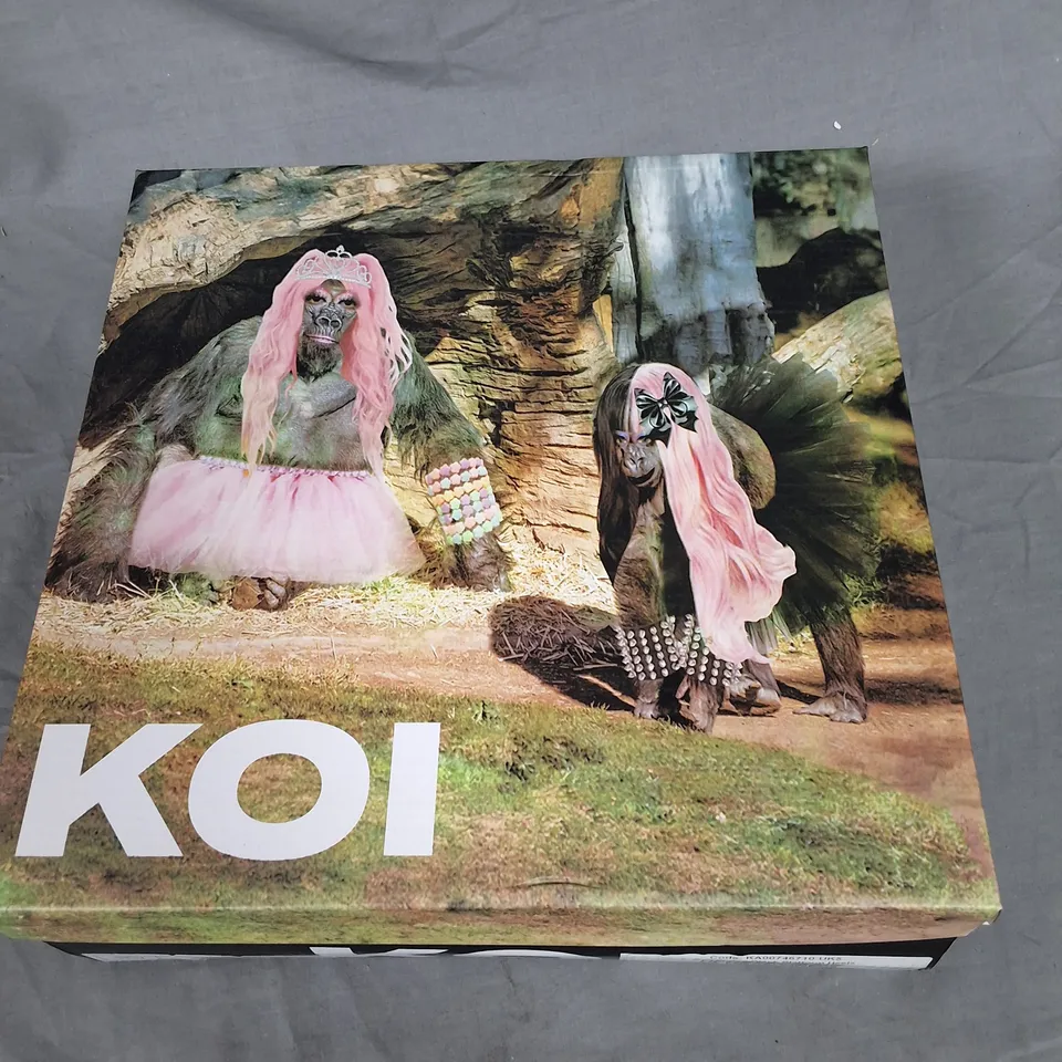 BOXED PAIR OF KOI DARKBLOOM BLACK PLATFORM HEELS SIZE UK 5