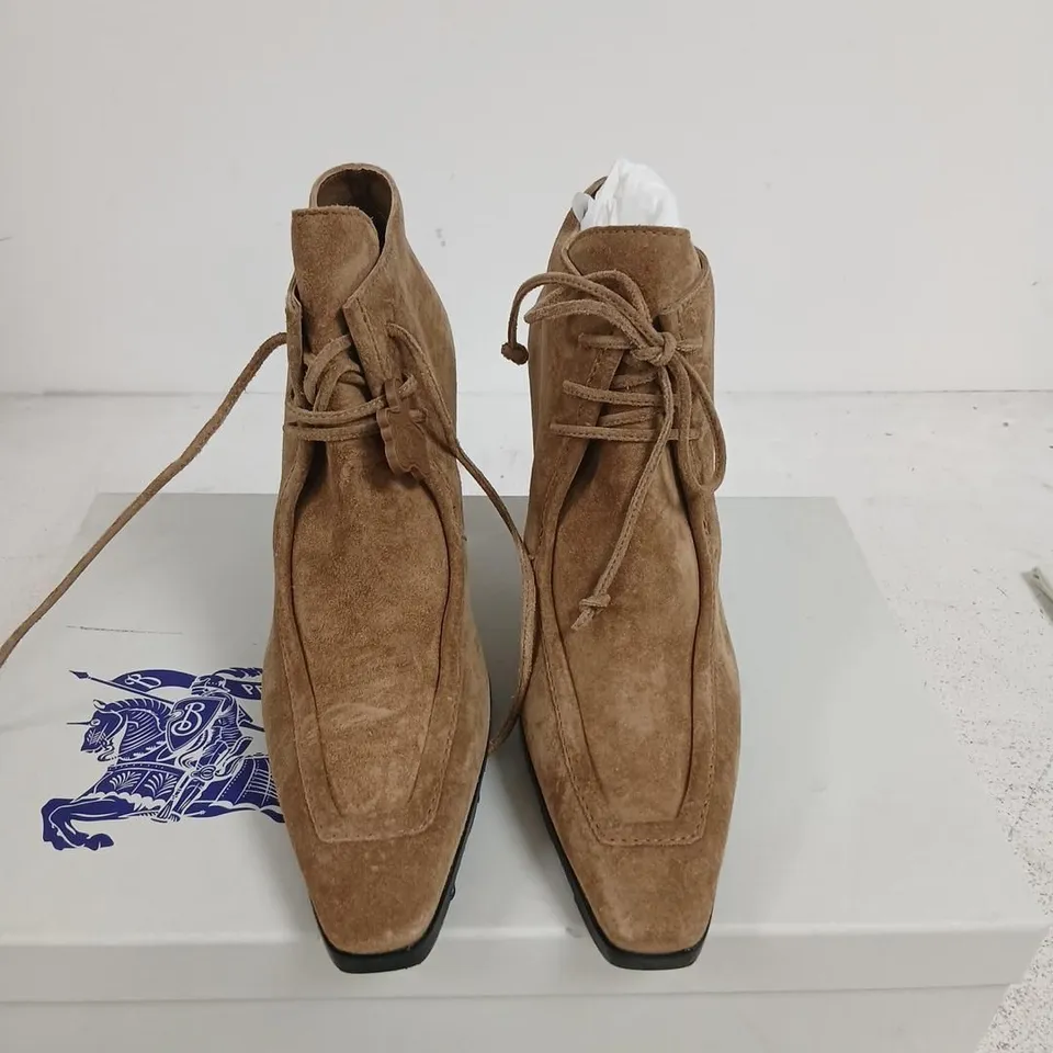 BURBERRY WOMEN'S SUEDE ANKLE BOOTS – UK 6 (EUR 39)