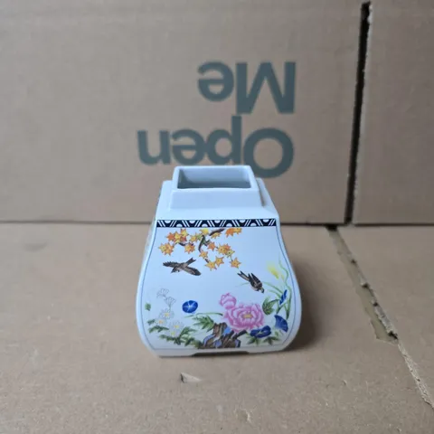 THE FRANKLIN MINT FINE PORCELAIN DECORATIVE PIECE – FLORAL BIRD MOTIF, 