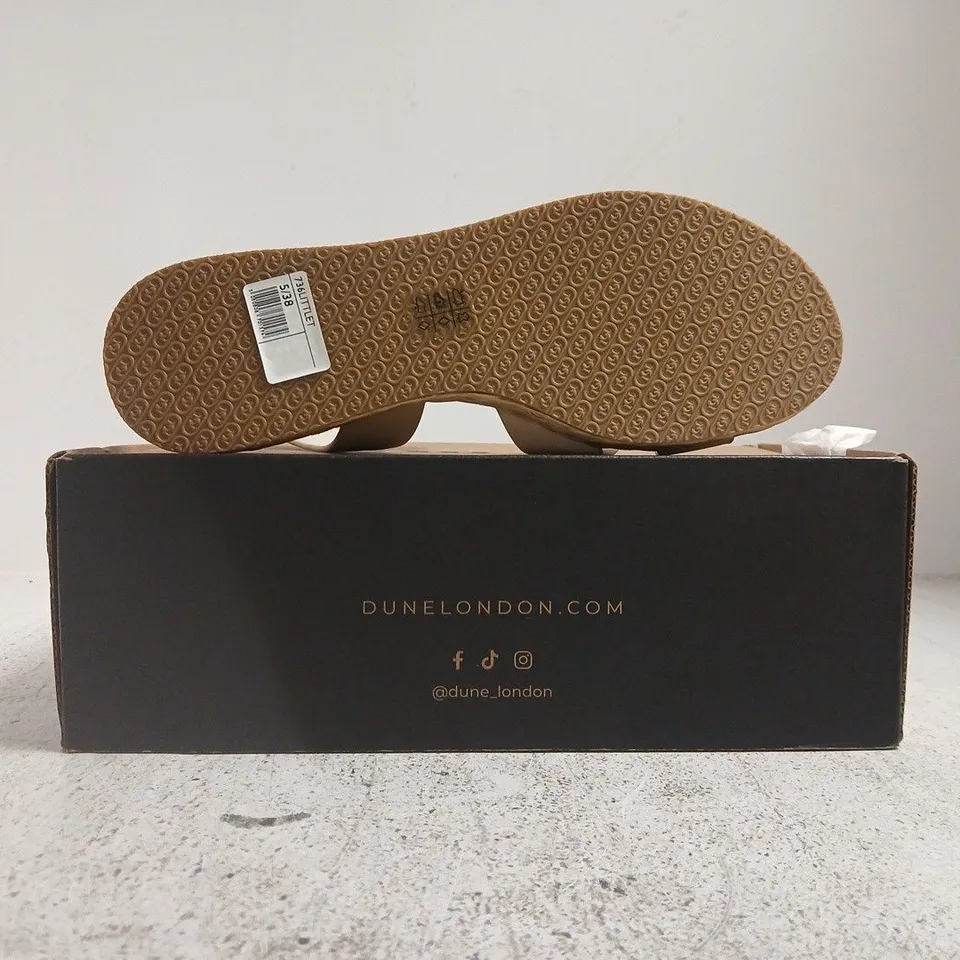 BOXED PAIR OF DUNE LONDON CROSS STRAP LOW WEDGE SANDALS IN CREAM SIZE 5