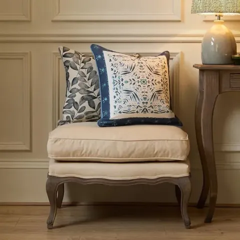 BOXED VOYAGE MAISON FLORENCE FOOTSTOOL - STONE