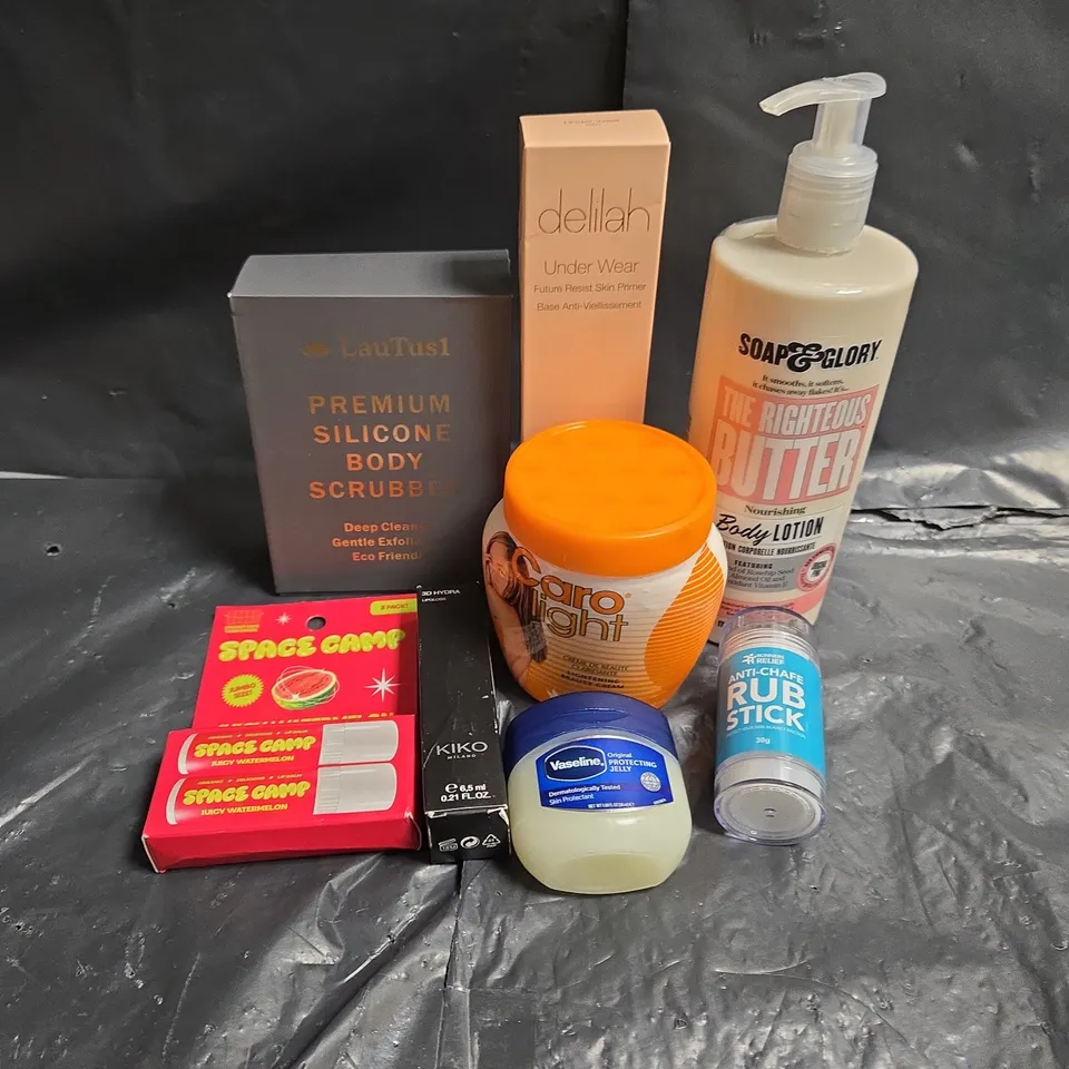 APPROXIMATEY 20 ASSORTED HEALTH AND BEAUTY PRODUCTS TO INCLUDE - SPACE CAMP LIP BALM - KIKO 3D HYDRA LIP GLOSS - SOAP&GLORY BODY LOTION - ETC