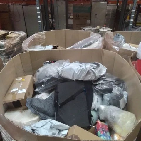 PALLET CONTAINING LARGE QUANTITY OF HIGHSTREET SOFT ITEMS TO INCLUDE, SUPERSOFT SEAT CUSHIONS, ULTRASMOOTH NECK PILLOWS, MEMORY FOAM BACK CUSHIONS ETC
