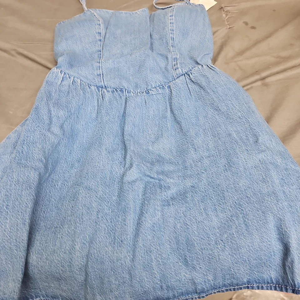 HOLLISTER DENIM DRESS SIZE M