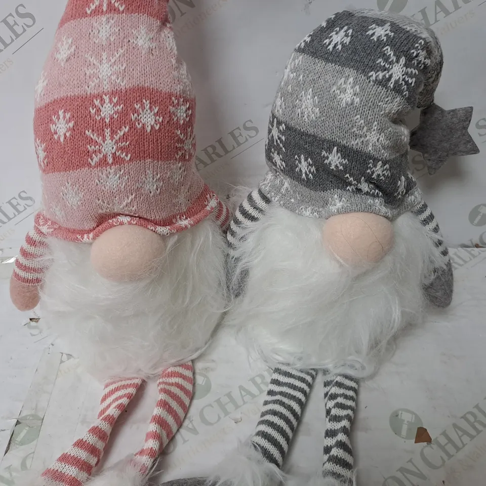 SET OF 2 GNOMES 