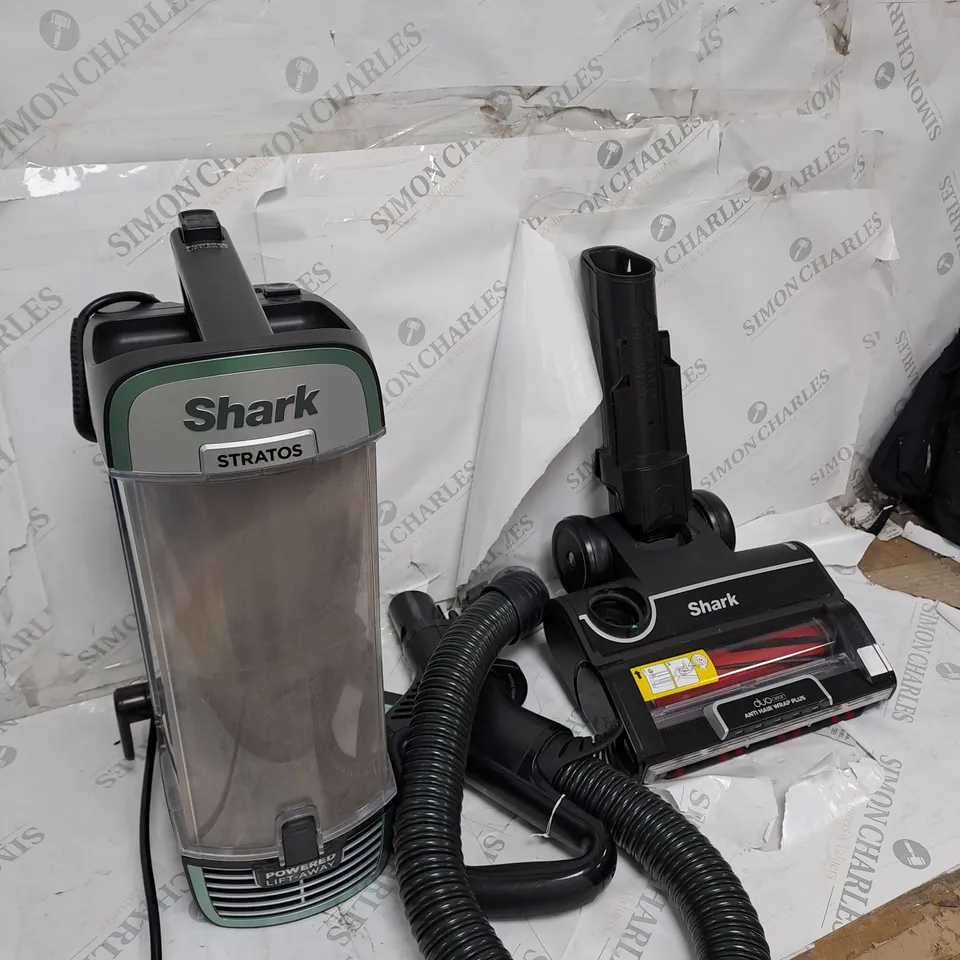 SHARK STRATOS UPRIGHT VACUUM CLEANER WITH PET-TOOL & CAR KIT NZ860UK