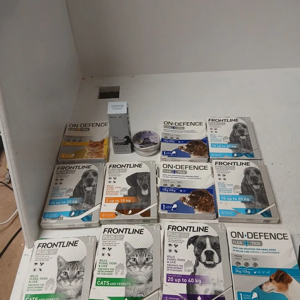 TOTE OF APPROXIMATELY 10 ASSORTED PET ITEMS INCLUDING BE RELIEF PET SKIN, EAR & COAT OIL, FRONTLINE PLUS SPOT-ON DOG M AND ON DEFENCE FLEA + TICK SPOT-ON SOLUTION FOR MEDIUM DOGS