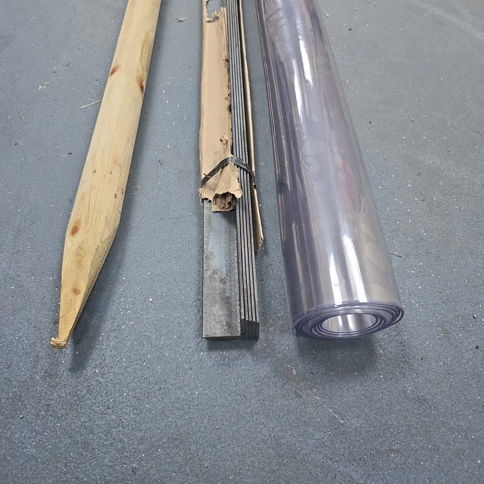 LOT OF ASSORTED HOUSEHOLD ITEMS TO INCLUDE RUGS, JIGSAW PUZZLE AND VARIOUS MEDIA