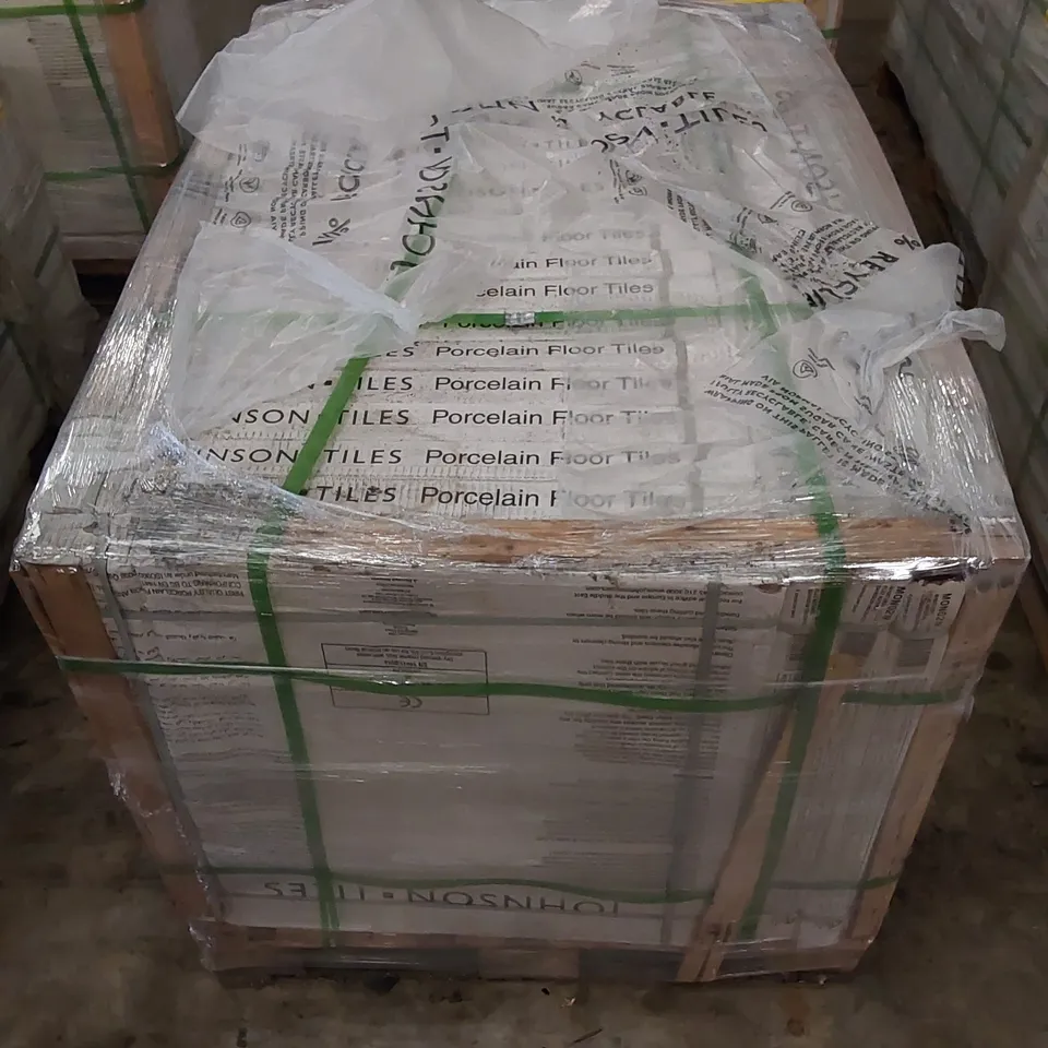 PALLET TO CONTAIN APPROX 30 X CARTONS OF JOHNSON PORCELAIN FLAX NATURAL FLOOR TILES - 4 TILES PER CARTON // TILE SIZE: 600 X 600 X 9.8mm