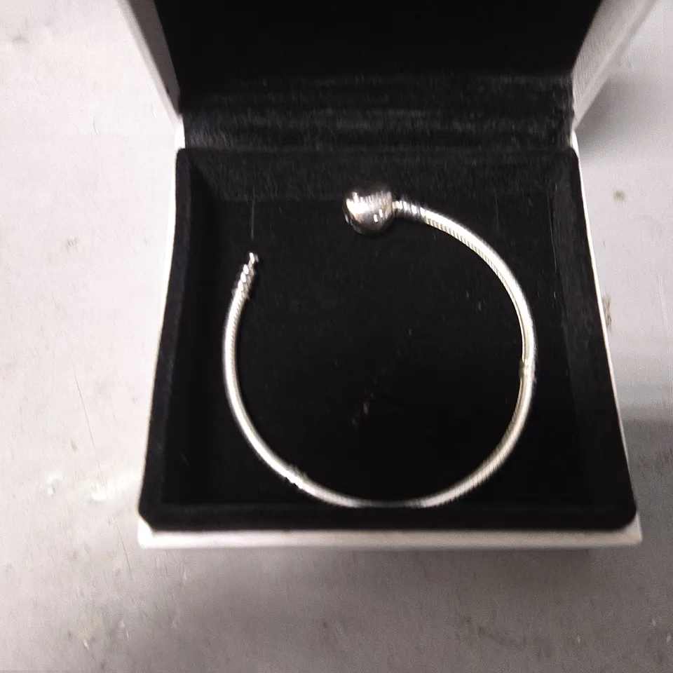 BOXED PANDORA HEART CLASP BRACELET 