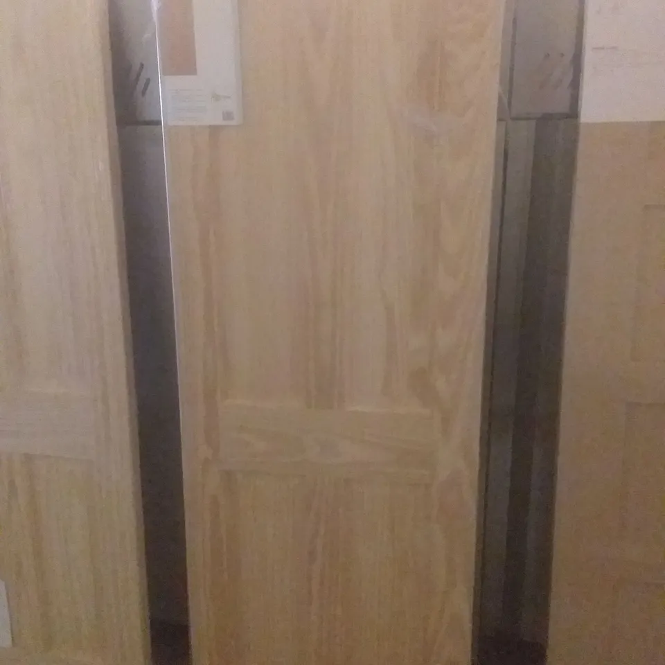 GEOM 4 PANEL CLEAR PINE INTERNAL DOOR 2040×726×40MM