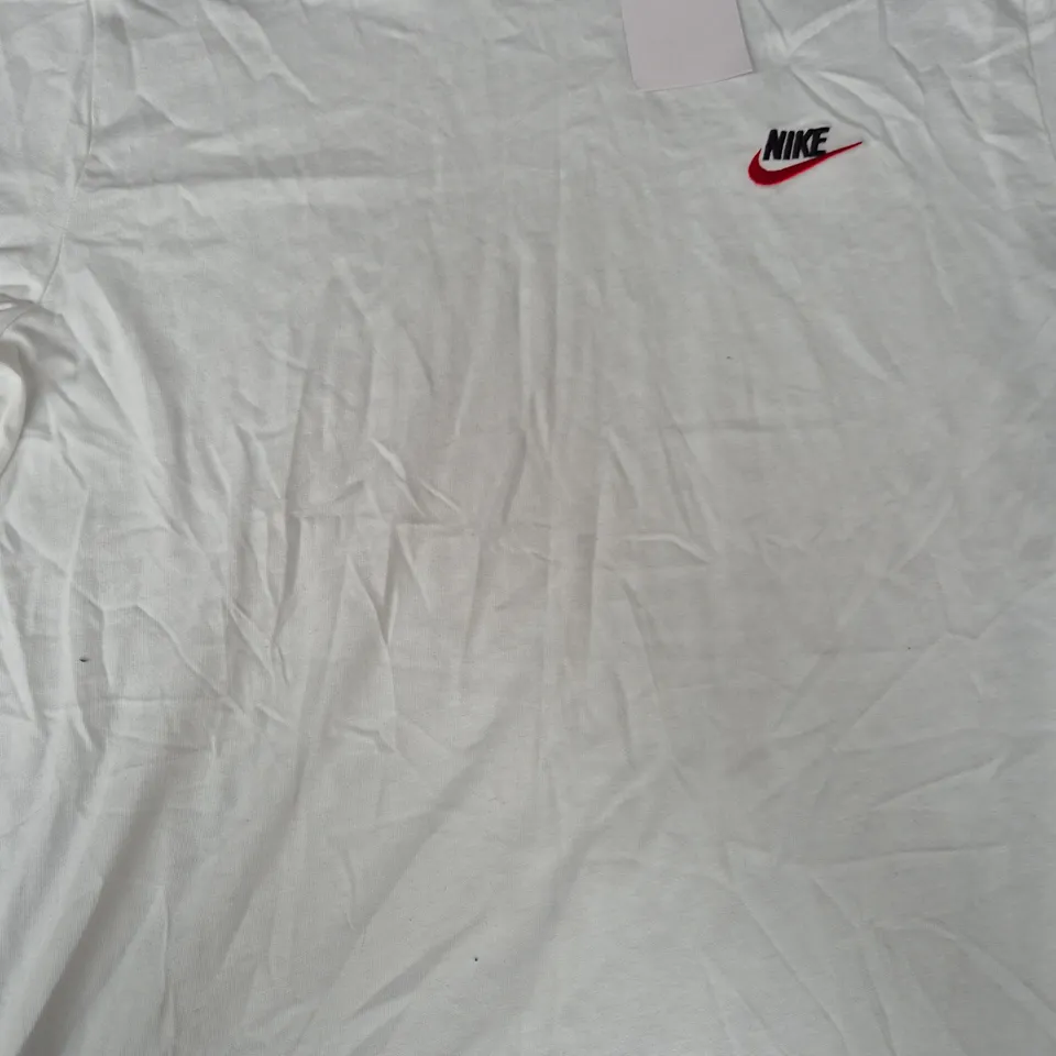 NIKE CREW NECK T-SHIRT IN WHITE SIZE LARGE